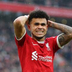 Luis Díaz perdona al City y Liverpool cede el liderato de Premier en un partidazo