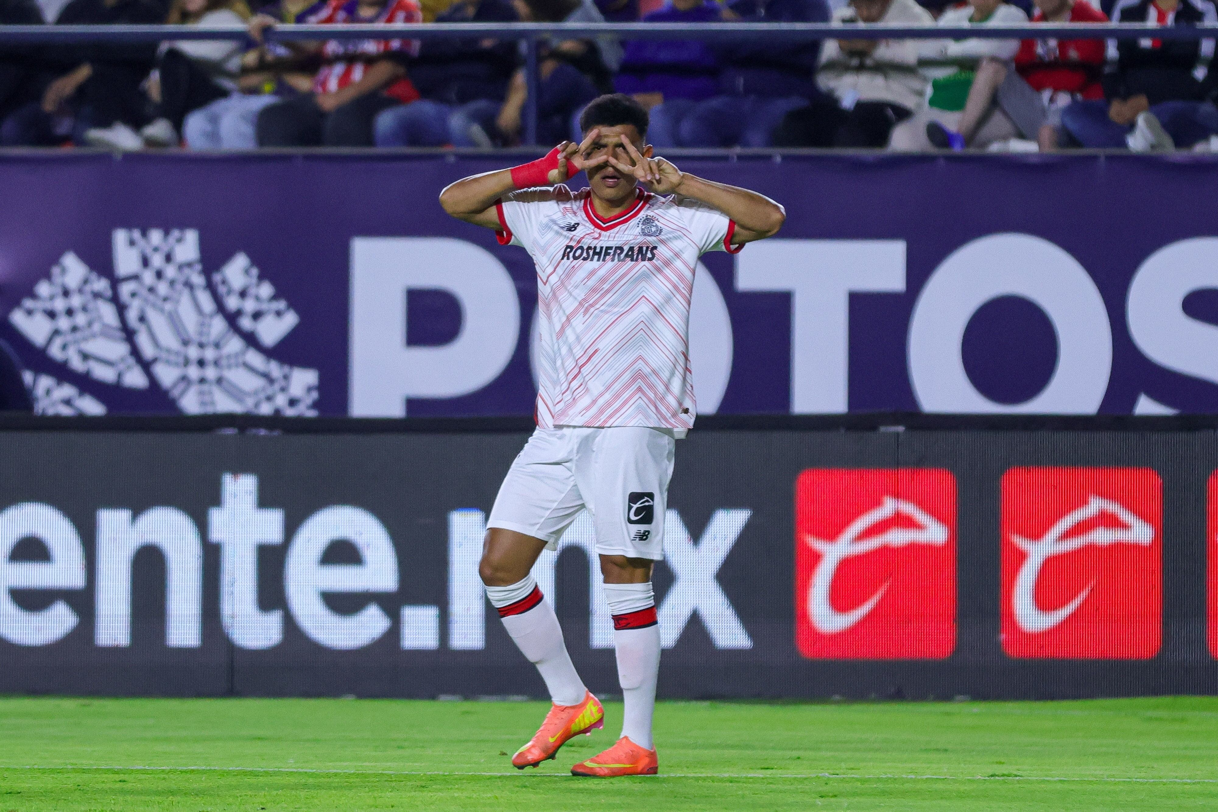 Jesus Gallardo celebrates his goal 0-1 of Toluca during the 16th round match between Atletico de San Luis and Toluca as part of the Liga BBVA MX, Torneo Clausura 2025 at Alfonso Lastras Stadium, on April 16, 2025 in San Luis Potosi, Mexico.