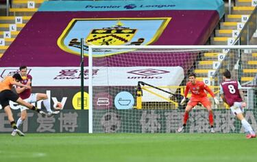 Raúl Jiménez, nominado al mejor gol de julio en la Premier League