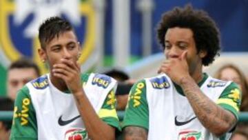 Neymar y Marcelo en un entrenamiento de la 'canarinha'