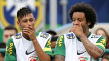 Neymar y Marcelo en un entrenamiento de la &#039;canarinha&#039;