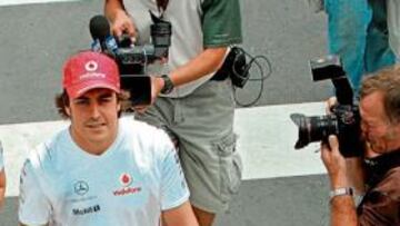 <b>CENTRO DE ATENCIÓN. </b>Fernando Alonso tiene en vilo a todos los aficionados a la Fórmula 1, que esperan ansiosos la decisión sobre su futuro deportivo.