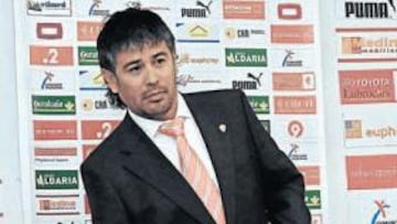 <b>RENOVADO. </b>Mario Barrera, ayer, tras darse a conocer que continuará un año más en el Elche.