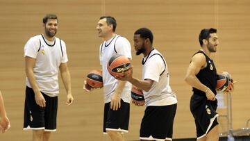 Reyes, Maciulis, Randle y Campazzo.