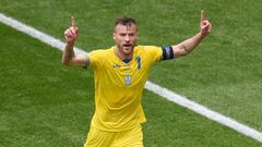 Soccer Football - Euro 2020 - Group C - Ukraine v North Macedonia - National Arena, Bucharest, Romania - June 17, 2021 Ukraine&#039;s Andriy Yarmolenko celebrates scoring their first goal Pool via REUTERS/Mihai Barbu