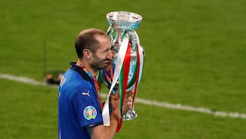 Chiellini.