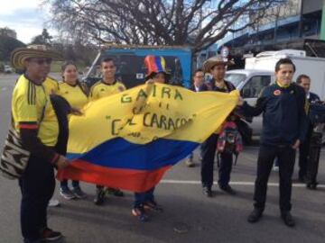 Los hinchas colombianos esperan un triunfo de la Selección en el Estadio Centenario de Montevideo
