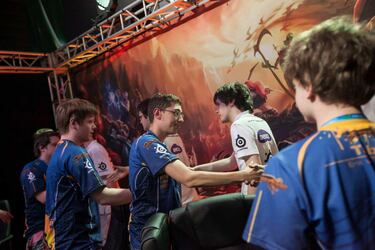 Dos profesionales de LoL, suspendidos hasta 2015