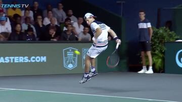 Schwartzman no es humano: punto imposible ante Isner