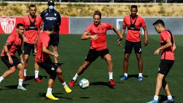 Banega, De Jong, Vázquez y Ocampos se entrenan aparte