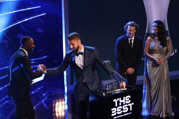 Giroud se lleva el Premio Pusk¨¢s