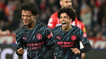 Oscar Bobb, jugador del Manchester City, celebra su gol anotado ante el Estrella Roja en Champions League.