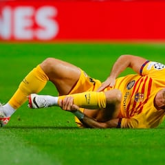 FC Barcelona’s Robert Lewandowski injured: what is the injury? How long is he out for?