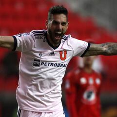 Joaquín Larrivey, en la ruta de los más grandes de la historia