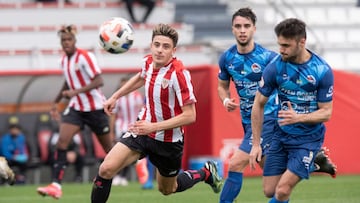 Imagen del partido entre el Bilbao Athletic y el Laredo