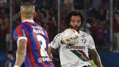Fluminense's defender Marcelo controls the ball during the Copa Libertadores group stage first leg football match between Paraguay's Cerro Porte�o and Brazil's Fluminense at the Ueno La Nueva Olla Stadium in Asuncion on April 25, 2024. (Photo by NORBERTO DUARTE / AFP)