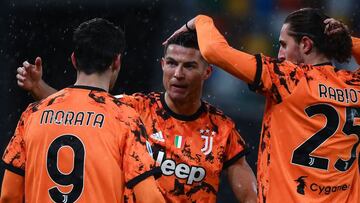 Trezeguet carga contra los jugadores de la Juve