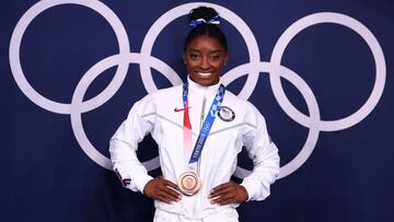 Simone Biles, dio mucho de que hablar después de retirarse de varias de las pruebas en las que iba a competir, pero ¿sabes cuánto gana?