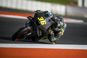 Joan Mir, con la Honda en Valencia.