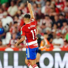 Myrto Uzuni, a la caza de Youssef El Arabi