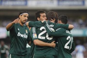 Alegría de los jugadores del Real Madrid tras marcar el 0-1 gol de Higuain