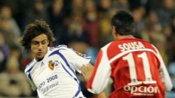<b>EN EL AIRE. </b>Aimar, en una imagen de la pasada temporada con el Real Zaragoza.