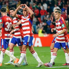 Perea, in extremis, salva un punto para el Granada