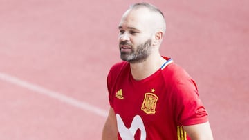 Andr&eacute;s Iniesta, en un entrenamiento de la Selecci&oacute;n espa&ntilde;ola.