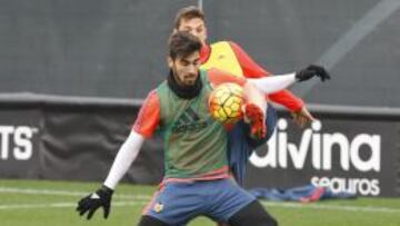 André Gomes.