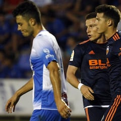 Valencia: Gameiro y Mina llaman a la titularidad ante el Betis