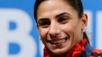 La turca Nevin Yanit, en el podio como ganadora de los 60 metros vallos en los Europeos indoor de Gotemburgo.