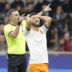 Gayà, novena baja del Valencia para visitar a la Real Sociedad