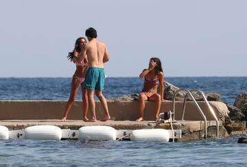 La familia Sainz se encuentra en Mallorca disfrutando de sus playas durante el parón de la Fórmula 1 en este mes de agosto.