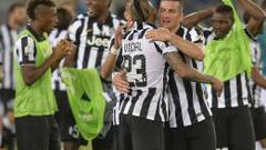 Vidal alza ahora la Copa Italia
y sueña con la triple corona