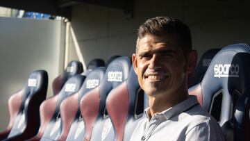 Antonio Hidalgo, en su presentación como nuevo entrenador del Huesca.