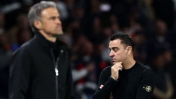 Luis Enrique y Xavi, en el partido entre el PSG y el Barça la pasada temporada.