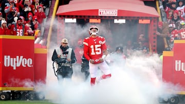 KANSAS CITY, MISSOURI - NOVEMBER 29: Patrick Mahomes #15 of the Kansas City Chiefs takes the field prior to the game against the Las Vegas Raiders at GEHA Field at Arrowhead Stadium on November 29, 2024 in Kansas City, Missouri. Jamie Squire/Getty Images/AFP (Photo by JAMIE SQUIRE / GETTY IMAGES NORTH AMERICA / Getty Images via AFP)