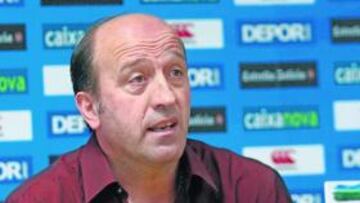 <b>ENFRENTAMIENTO. </b>Miguel Ángel Lotina se mostró ayer muy enfadado con la actitud de Omar Bravo.