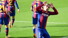 Barcelona&#039;s French midfielder Antoine Griezmann celebrates scoring his team&#039;s second goal during the Spanish League football match between FC Barcelona and CA Osasuna at the Camp Nou stadium in Barcelona, on November 29, 2020. (Photo by LLUIS GE