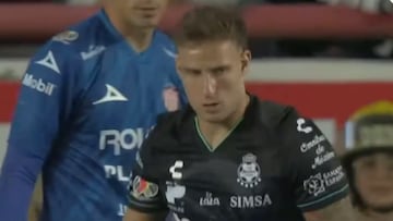 Barticciotto debutó e hizo esto cuando llevaba cinco minutos en cancha: así reaccionó el relator