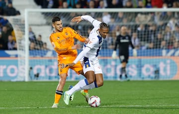 Haller, ante el Real Madrid con el Legans. 