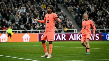 Barcelona's Spanish forward #10 Lamine Yamal celebrates scoring the team's first goal during the UEFA Champion's League, round of 16 football match between Newcastle United and FC Barcelona at St James' Park in Newcastle-upon-Tyne, north east England on March 10, 2026. (Photo by Paul ELLIS / AFP)