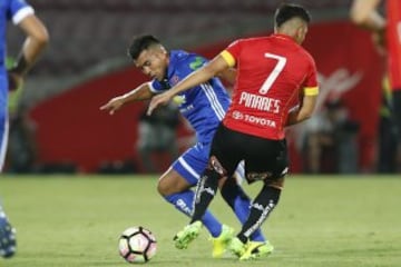 Futbol, Universidad de Chile vs Union Espaola
Sptima fecha, campeonato de Clausura 2016/17
El jugador de Universidad de Chile, Gonzalo Espinoza, disputa el balon contra Union Espaola durante el partido de primera division disputado en el estadio Nacional de Santiago, Chile.
19/03/2017
Javier Torres/Photosport
*************

Football, Universidad de Chile vs Union Espaola
7th date, Clousure Championship 2016/17
Universidad de Chile's, Gonzalo Espinoza, battles for the ball against  Union Espaola during the first division football match at the Nacional stadium in Santiago, Chile.
19/03/2017
Javier Torres/Photosport