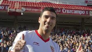 <b>DESUBICADO. </b>Reyes no ha rendido ni en el centro del campo ni en la banda. No le sale nada.