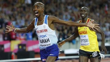 Mo Farah, venciendo en los 10.000 metros de los Mundiales de Londres.