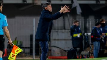 PALMA DE MALLORCA, 07/01/2023. El técnico del Valladolid, Pacheta, durante el encuentro correspondiente a la jornada 16 de primera división que han disputado hoy sábado frente al Mallorca en el estadio de Son Moix, en Palma de Mallorca. EFE / Cati Cladera.
