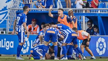 El Alavés remonta al Espanyol en un partido marcado por el VAR