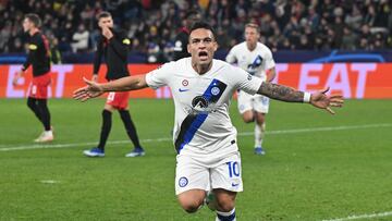 Lautaro Martínez celebra su gol ante el Salzburgo.