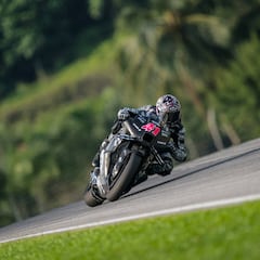 Aleix bendice la nueva Aprilia: “La moto 23 es algo superior a la 22″