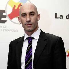Luis Rubiales: "Necesitamos tener a las chicas en AFE"